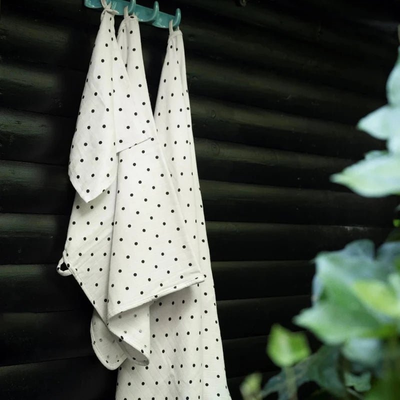 Badelagen - ecru/black dot - Nordic Home Living