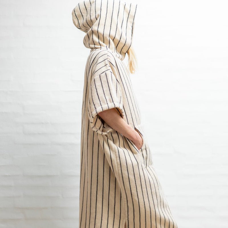 Naram - Poncho - Creme & Ink - Nordic Home Living