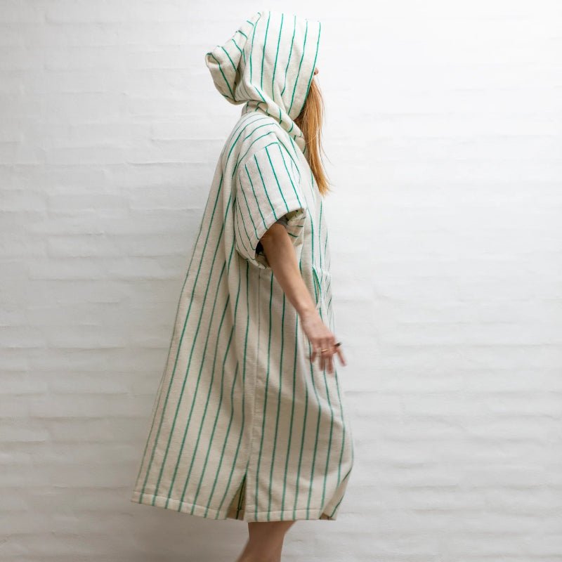 Naram - Poncho - Pure White & Grass - Nordic Home Living