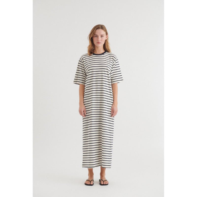 Raja - Kjole - Whisper white/ Sky captain - Nordic Home Living