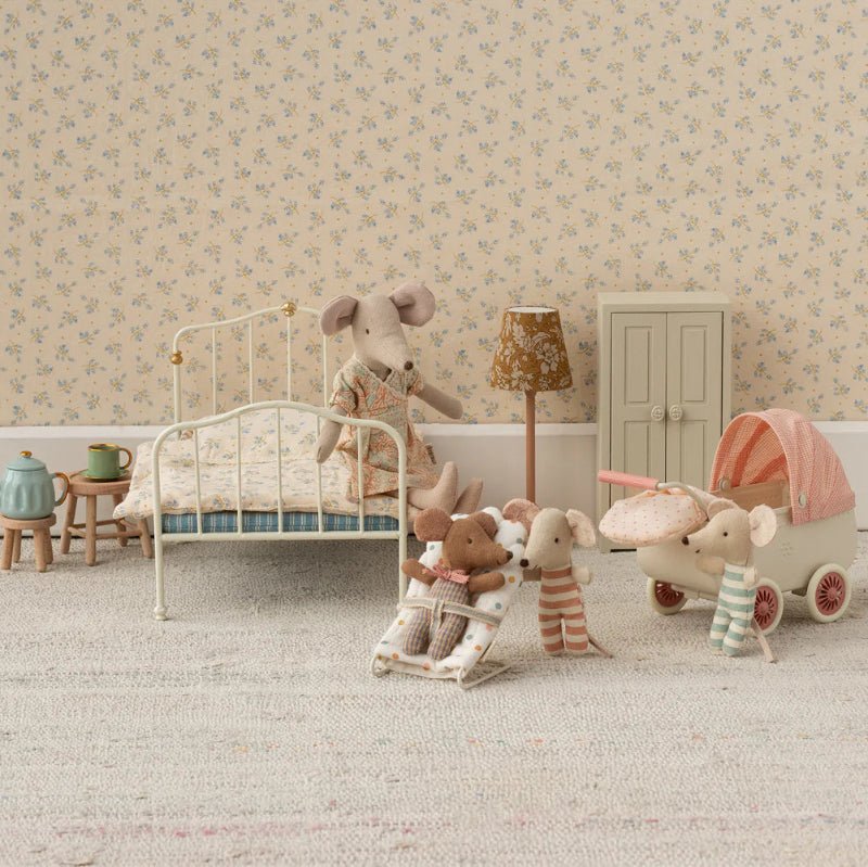 Skråstol til dukkehus - multi prikker - Nordic Home Living