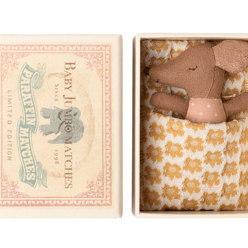 Sleepy/Wakey Baby Mus - i tændstikæske - rosa - Nordic Home Living