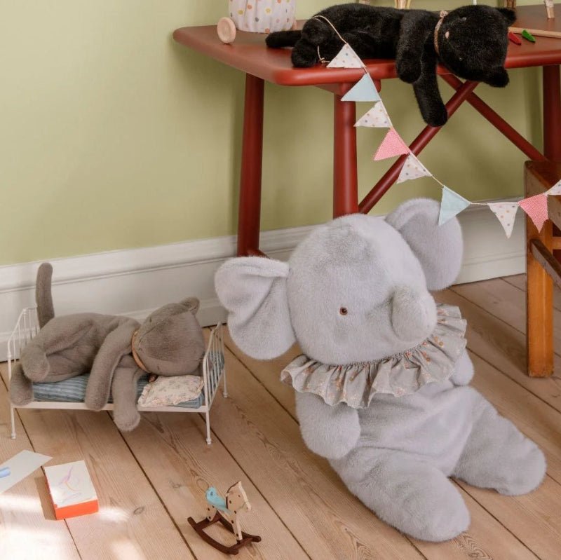 Sovende plyskilling - lille - grå - Nordic Home Living