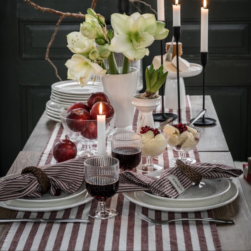 Bordløber - Hvid/rød strib - 45x150cm - Nordic Home Living