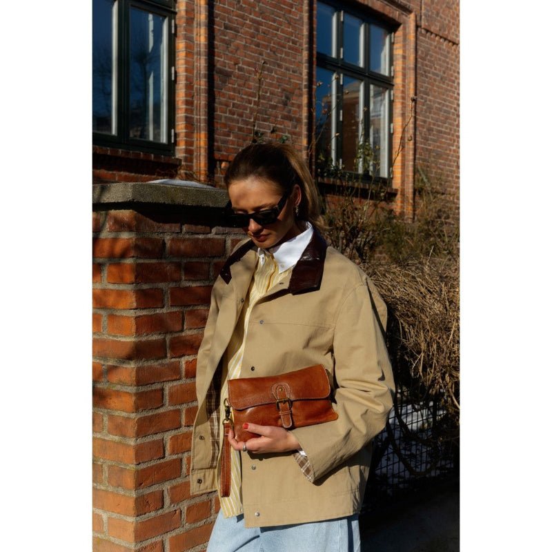 Clutch - Jodi - Walnut - Nordic Home Living