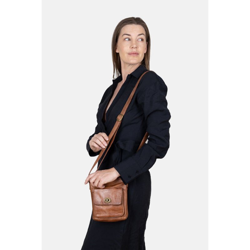 Crossover - Kay Small - Walnut - Nordic Home Living