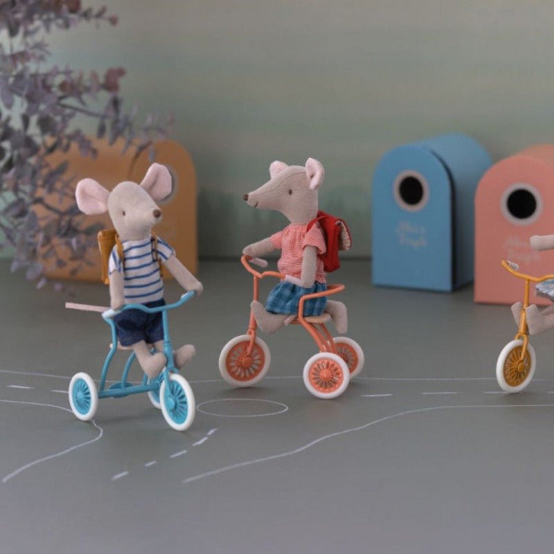 Cykel mus - Storesøster med taske - Rød | Maileg - Nordic Home Living