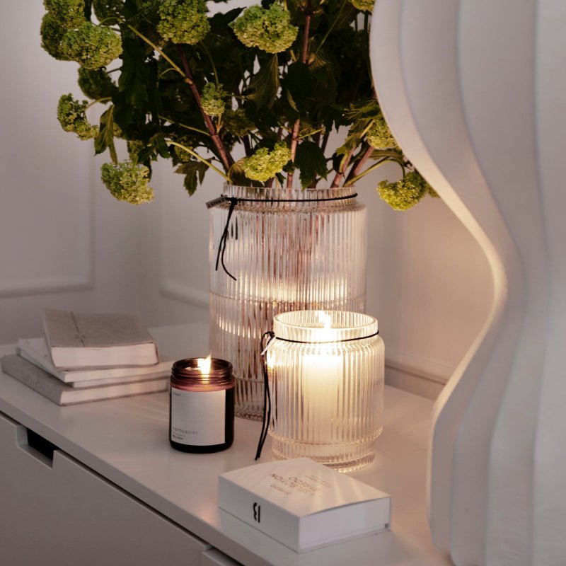 Glasvase - riflet - H14,8 cm Ø12,7 - Nordic Home Living