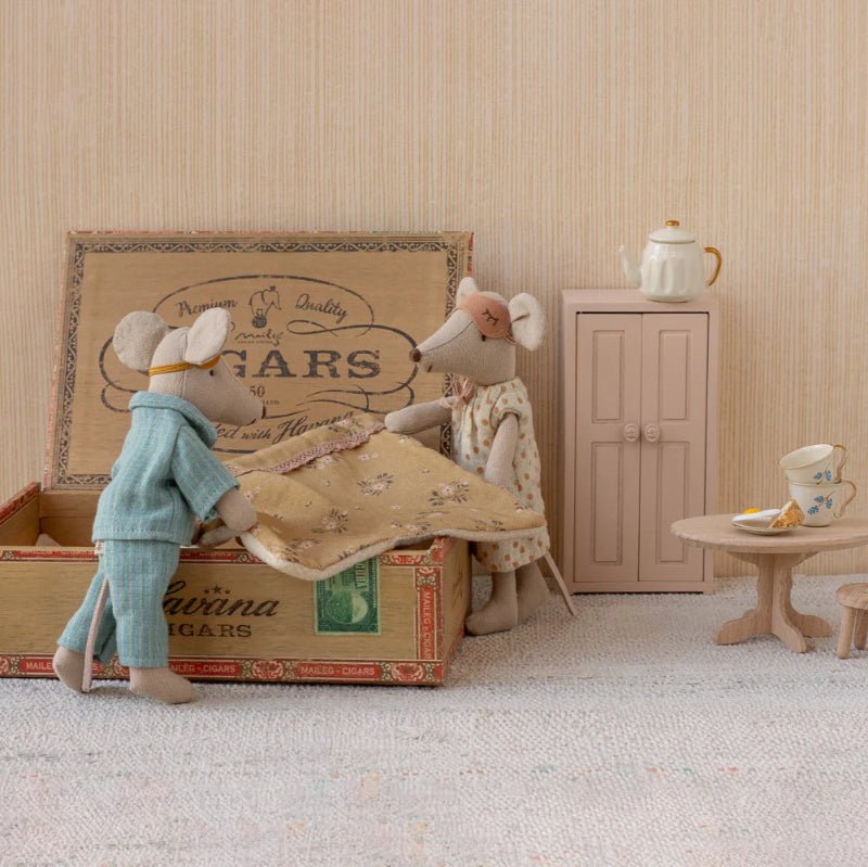 Mor & Far mus - i cigaræske - Nordic Home Living