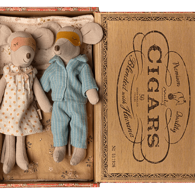 Mor & Far mus - i cigaræske - Nordic Home Living
