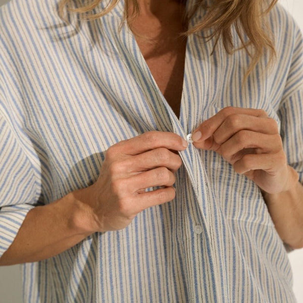 Seville skjortekjole - Blå/hvid strib | moshi moshi mind - Nordic Home Living