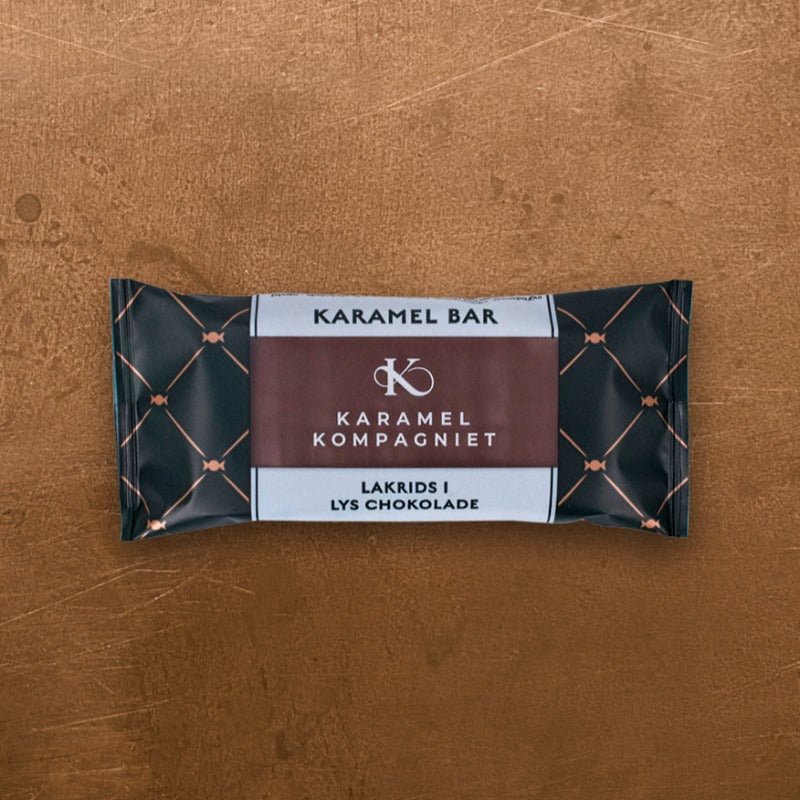 Karamelbar - Lakrids i lys chokolade - 50g | Karamel Kompagniet - Nordic Home Living